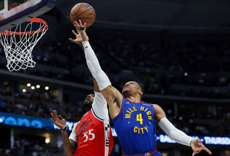 威少绝杀时刻，关键时刻神级表现点燃赛场，绝杀战胜迎来胜利！的简单介绍