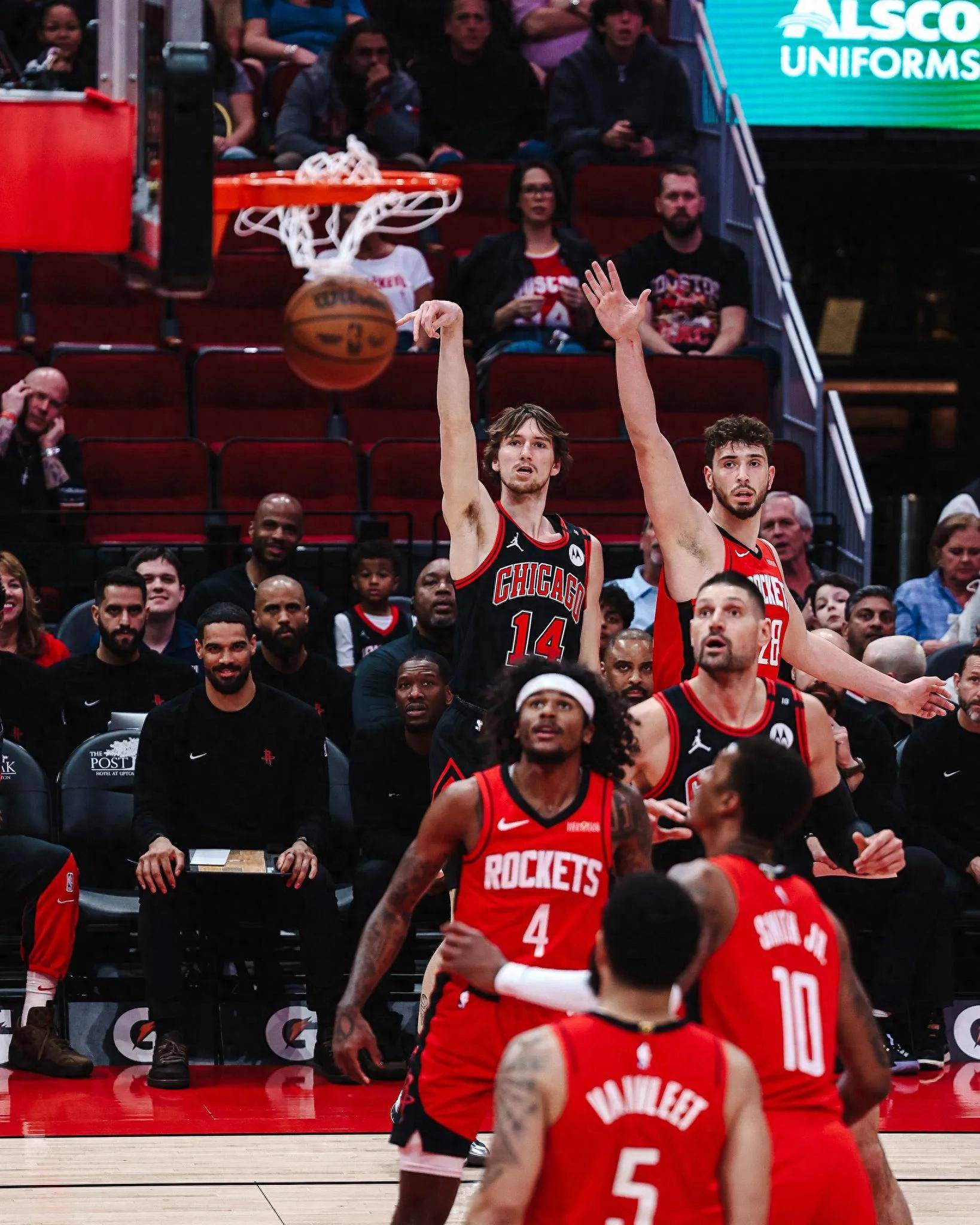 波尔津吉斯险胜格林，猛龙关键表现点燃全场！